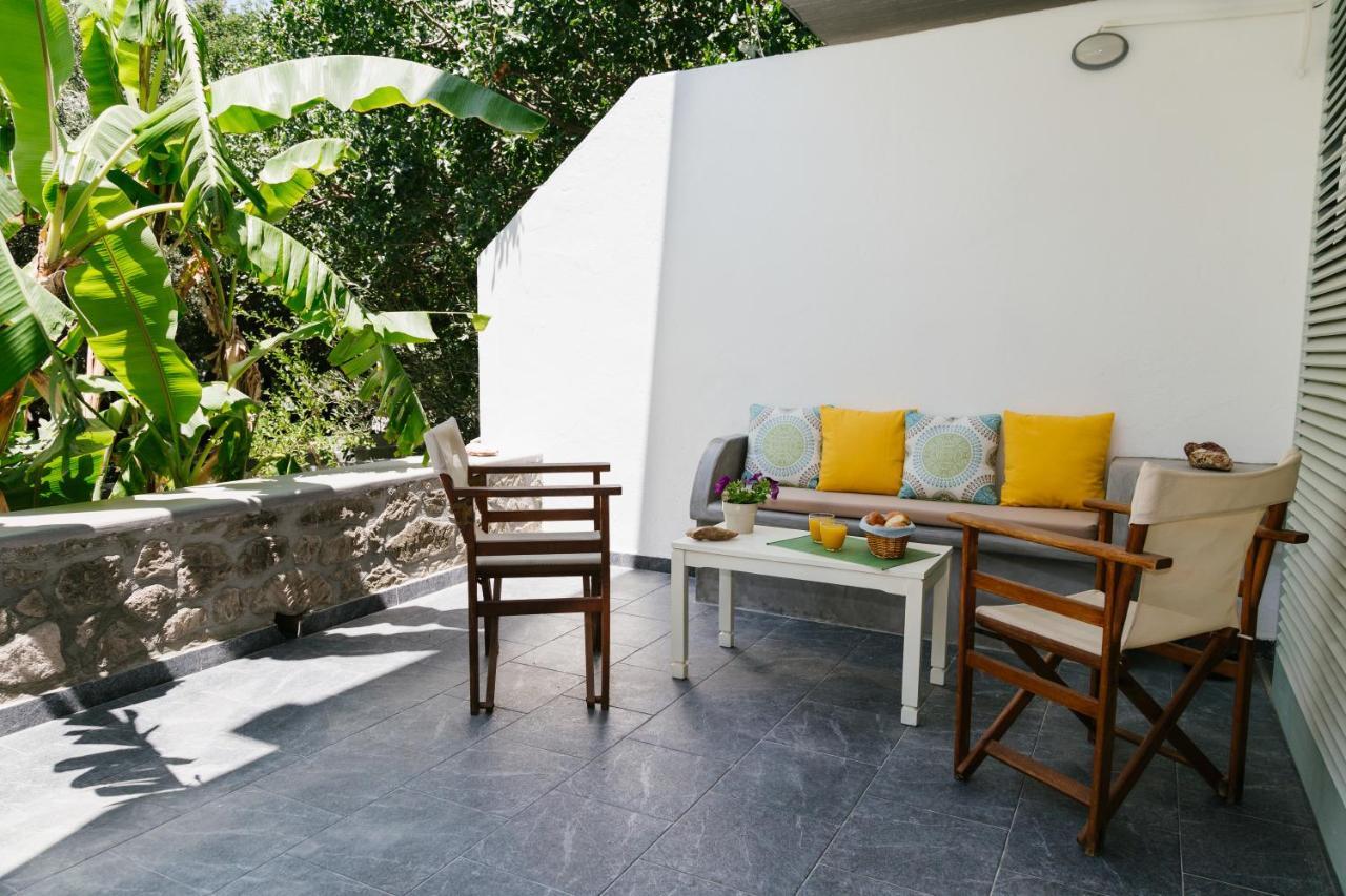 Aparthotel Alkithea à Adámas Extérieur photo